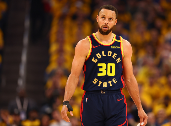 库里:以<a href='https://xuyongguang.cn/news/tag/1148659.html'>投篮</a>开辟篮球新纪元的先锋